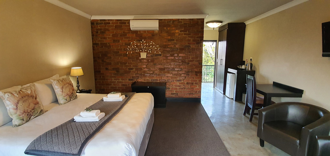 Room-6-door Accommodation Room 6 Door